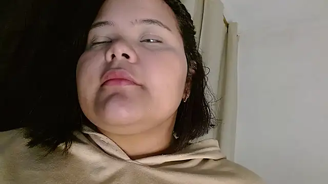 sexychubby    online show from February 9, 2025, 10:00 pm