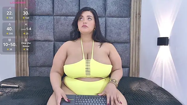 AmandaRousel online show from November 23, 2025, 12:38 pm