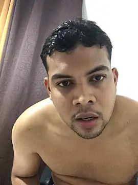 Snapshot of ElsecretodeBruno chatting on October 27, 2025, 12:04 am ElsecretodeBruno online show from October 27, 2025, 12:04 am