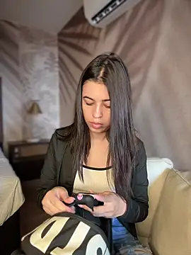 IvySanders1 online show from November 14, 2025, 12:59 pm