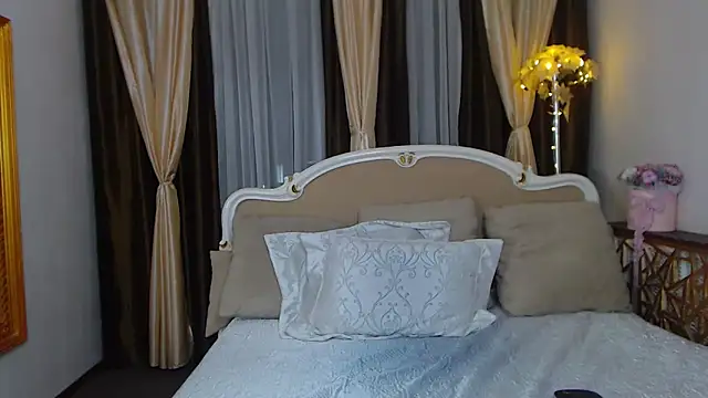 Snapshot of VanessaJonson chatting on February 2, 2025, 1:12 am VanessaJonson online show from February 2, 2025, 1:12 am