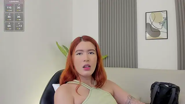 emilyycute  online show from January 9, 2025, 12:09 pm