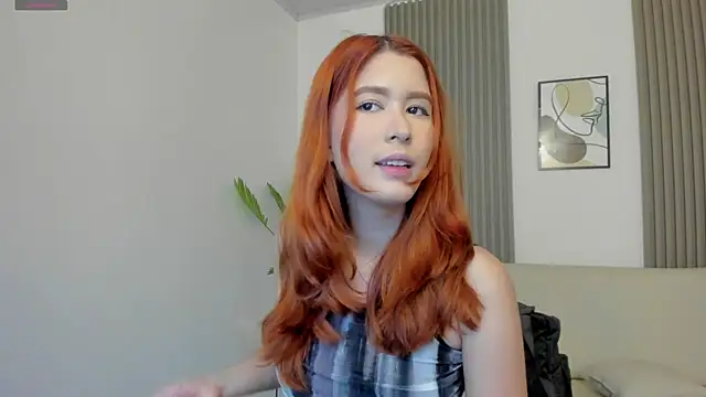 emilyycute  online show from January 15, 2025, 12:15 pm