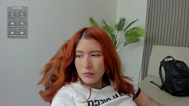 emilyycute  online show from January 23, 2025, 12:09 pm