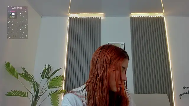 emilyycute  online show from January 24, 2025, 12:10 pm