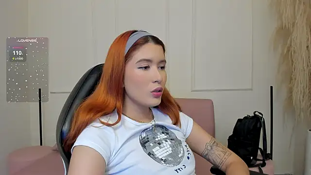 emilyycute  online show from January 30, 2025, 12:06 pm