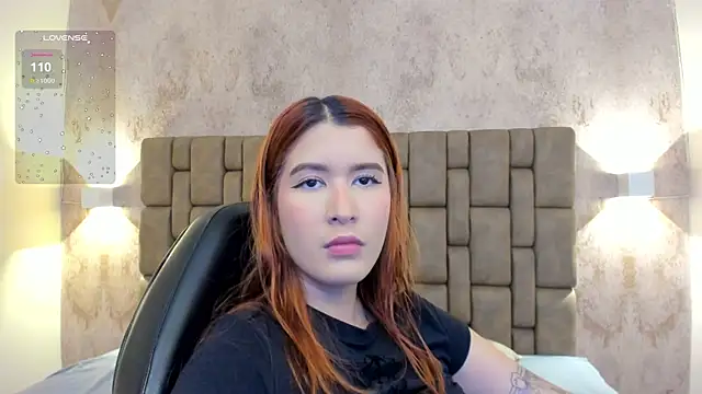 emilyycute  online show from February 7, 2025, 12:17 pm