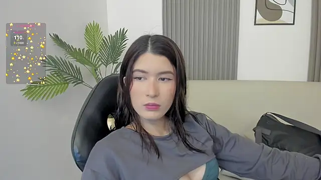 emilyycute  online show from March 5, 2025, 12:11 pm