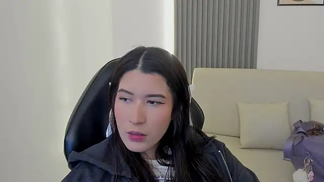 emilyycute  online show from March 20, 2025, 12:11 pm