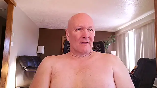 Snapshot of BasicAnt chatting on February 22, 2026, 3:32 pm BasicAnt online show from February 22, 2026, 3:32 pm