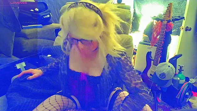 Snapshot of DoMeDoggyDiana chatting on March 20, 2026, 8:52 am DoMeDoggyDiana online show from March 20, 2026, 8:52 am