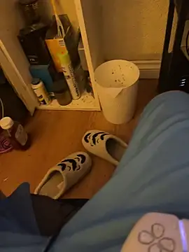 cnasty5621333 online show from April 9, 2026, 2:44 pm