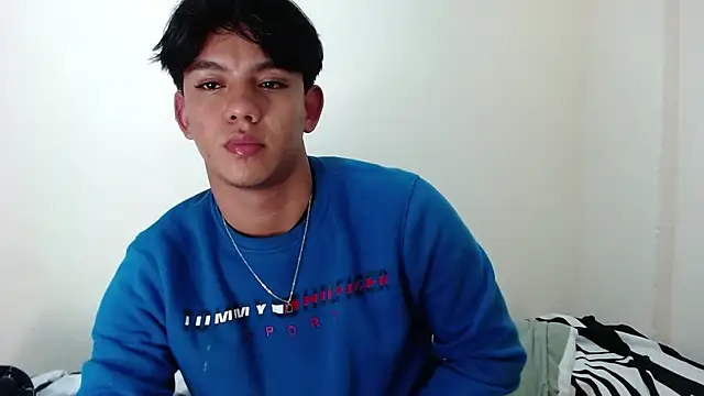 Apolo  lommelli online show from January 10, 2026, 10:47 pm