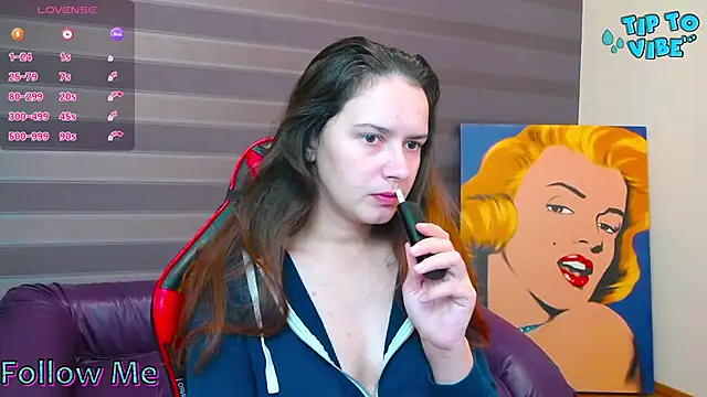 iris nikhols online show from October 7, 2025, 2:09 am