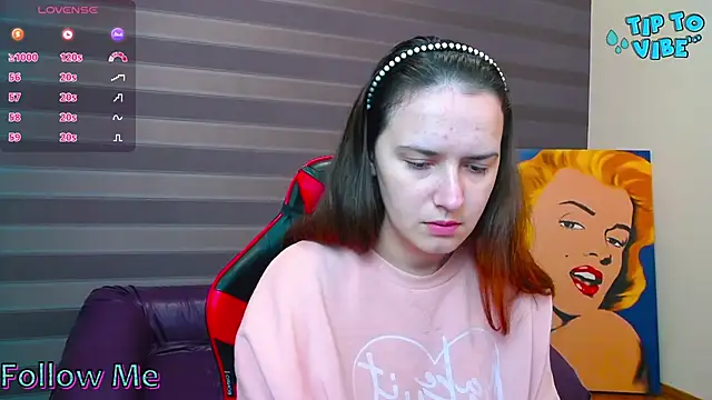 iris nikhols online show from October 8, 2025, 1:58 am