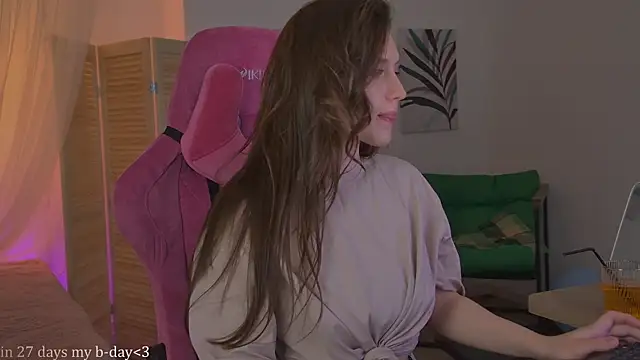 JennyDens online show from April 22, 2026, 5:03 pm