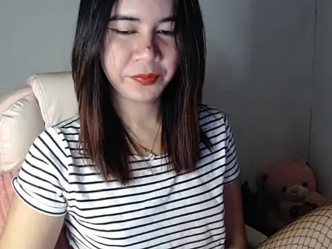 TransPetite1 online show from September 10, 2025, 3:17 am