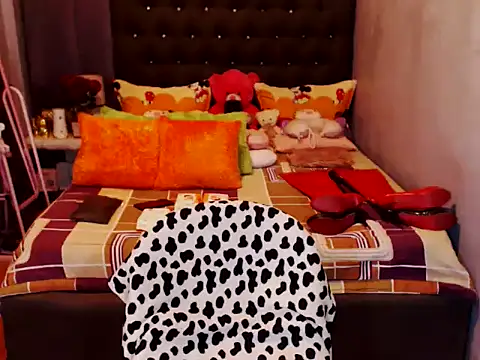 Snapshot of UnMarriedwifeTSX chatting on September 21, 2025, 12:12 am UnMarriedwifeTSX online show from September 21, 2025, 12:12 am