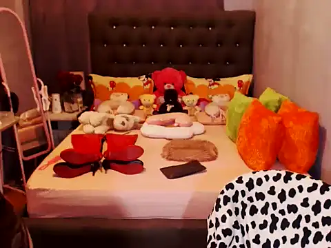 UnMarriedwifeTSX online show from December 18, 2025, 11:44 pm