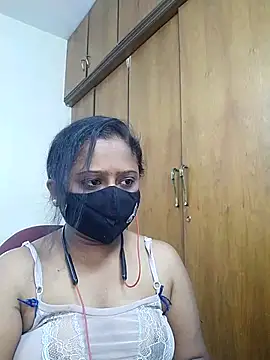 sexynayan23 online show from May 14, 2026, 1:07 pm