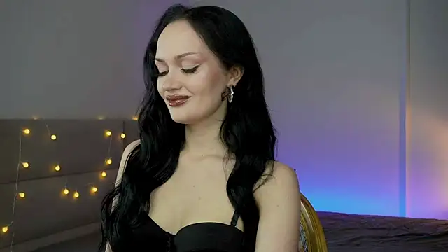 QueenAliss online show from June 12, 2026, 6:34 am