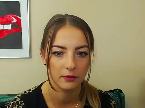 Snapshot of NatalieSexy chatting on October 16, 2025, 6:14 am NatalieSexy online show from October 16, 2025, 6:14 am