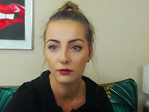 Snapshot of NatalieSexy chatting on October 28, 2025, 7:12 am NatalieSexy online show from October 28, 2025, 7:12 am