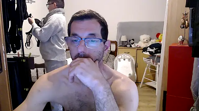 Snapshot of steph19x5 chatting on December 7, 2024, 11:29 am steph19x5 online show from December 7, 2024, 11:29 am