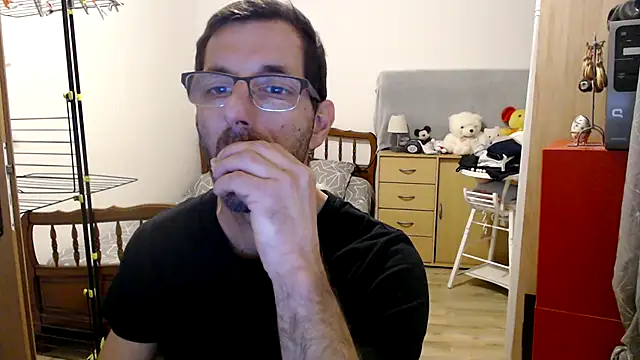 Snapshot of steph19x5 chatting on December 8, 2024, 5:22 pm steph19x5 online show from December 8, 2024, 5:22 pm