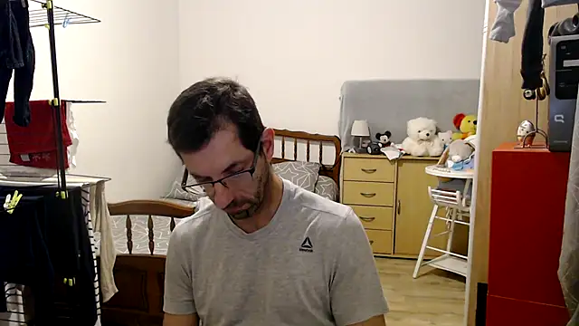 Snapshot of steph19x5 chatting on December 16, 2024, 5:33 pm steph19x5 online show from December 16, 2024, 5:33 pm