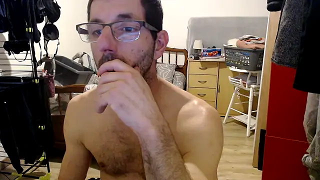 Snapshot of steph19x5 chatting on December 18, 2024, 5:10 pm steph19x5 online show from December 18, 2024, 5:10 pm