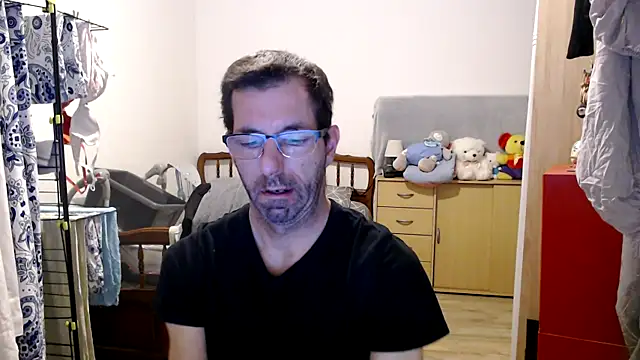 Snapshot of steph19x5 chatting on December 22, 2024, 6:06 am steph19x5 online show from December 22, 2024, 6:06 am