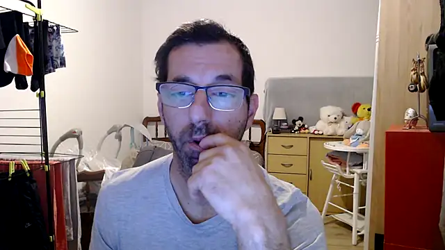 Snapshot of steph19x5 chatting on December 24, 2024, 7:39 am steph19x5 online show from December 24, 2024, 7:39 am