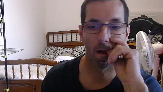 Snapshot of steph19x5 chatting on October 5, 2025, 7:17 am steph19x5 online show from October 5, 2025, 7:17 am