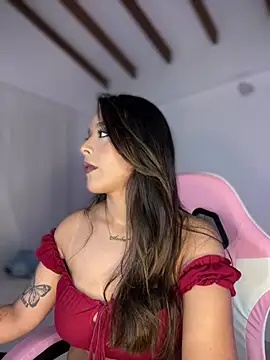 Snapshot of Little_Amber6 chatting on April 30, 2026, 11:31 pm Little Amber6 online show from April 30, 2026, 11:31 pm