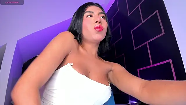 VictoriaVX online show from December 19, 2025, 6:53 am