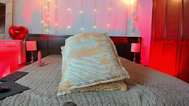 MiaMarin hot online show from March 12, 2026, 8:26 pm