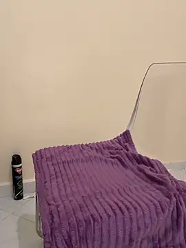 Emy-sexy online show from April 28, 2026, 2:27 am