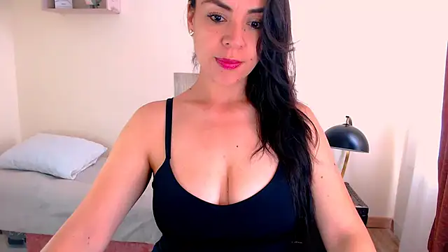 LATINGODDESS X online show from May 4, 2026, 3:19 pm