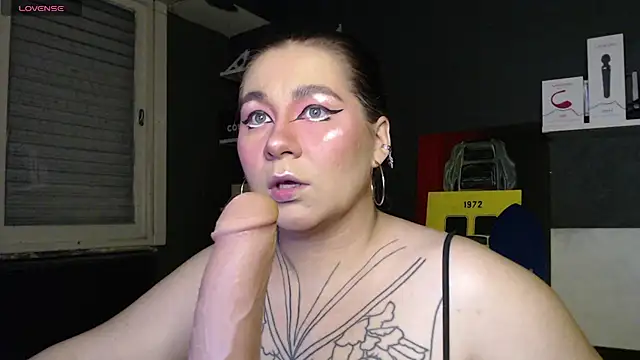 Snapshot of Enotika chatting on September 17, 2025, 10:44 pm Enotika online show from September 17, 2025, 10:44 pm