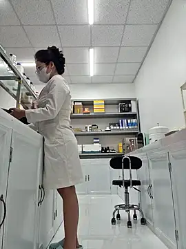 HinaLovely online show from March 11, 2026, 3:12 am