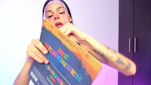 Snapshot of Varya_Ferreira chatting on October 8, 2025, 12:47 pm Varya Ferreira online show from October 8, 2025, 12:47 pm