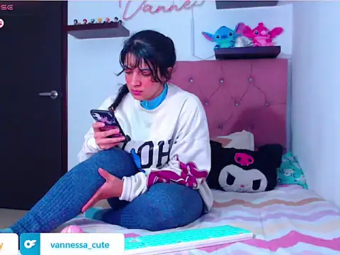 Snapshot of Vannessa__Shy chatting on October 26, 2025, 3:12 am Vannessa  Shy online show from October 26, 2025, 3:12 am