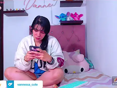 Snapshot of Vannessa__Shy chatting on October 26, 2025, 10:25 pm Vannessa  Shy online show from October 26, 2025, 10:25 pm