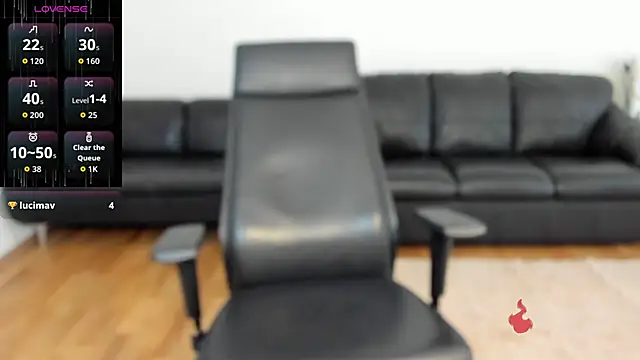 Snapshot of HornyNalia chatting on October 16, 2025, 9:43 am HornyNalia online show from October 16, 2025, 9:43 am