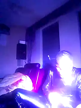 Snapshot of Crystalbitchx chatting on September 17, 2025, 11:50 pm Crystalbitchx online show from September 17, 2025, 11:50 pm