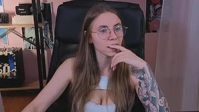 Snapshot of _AnnaStark_ chatting on September 20, 2025, 7:15 pm  AnnaStark  online show from September 20, 2025, 7:15 pm