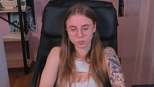 Snapshot of _AnnaStark_ chatting on October 23, 2025, 8:18 pm  AnnaStark  online show from October 23, 2025, 8:18 pm