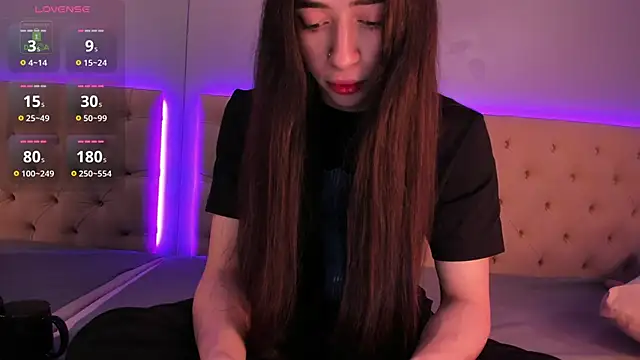 NickieRainer online show from December 27, 2024, 7:24 pm