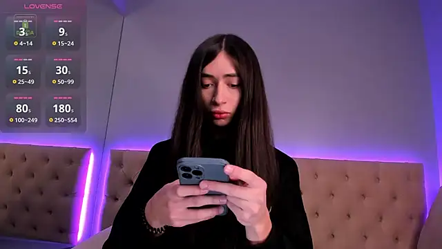 NickieRainer online show from March 13, 2025, 4:27 am